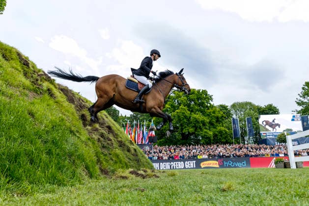 HAMBURG - Al Shira aa 95. Deutsches Spring- und Dressur DERBY 2026, HAMBURG - Al Shira aa 95. Deutsches Spring- und Dressur DERBY 2026 HEINEKE Simon (GER), Cordillo Melitta presents: 94. German Jumping-Derby Al Shira aa Derby Tour CSI4*: Int. jumping competition with jump-off (1,55m) Hamburg, Jenischpark, Derby Park Klein Flottbek 17. May 2026 -