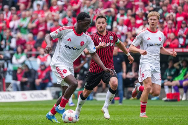 Deutschland: Fussball 2. Bundesliga, Saison 2025 26, 34. Spieltag, Hannover 96 vs 1. FC Nürnberg, 17.05.2026, Heinz von Heiden Arena (Hannover, Niedersachsen) Rabby Nzingoula (1. FC Nürnberg, 22)