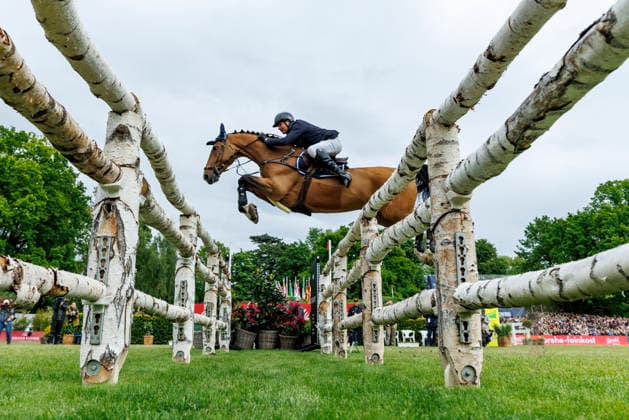 HAMBURG - Al Shira aa 95. Deutsches Spring- und Dressur DERBY 2026, HAMBURG - Al Shira aa 95. Deutsches Spring- und Dressur DERBY 2026 TILLMANN Frederic (GER), DSP Comanche VL Stechen Jump-Off Melitta presents: 94. German Jumping-Derby Al Shira aa Derby Tour CSI4*: Int. jumping competition with jump-off (1,55m) Hamburg, Jenischpark, Derby Park Klein Flottbek 17. May 2026 -