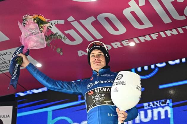 May 17, 2026, Corno Alle Scale, ITALY: Danish rider Jonas Vingegaard Hansen .of Team Visma Lease A Bike retaining the best climber s blue jersey poses on the podium after 9th stage of the 109 Giro d Italia 2026, cycling race over 184 km from Cervia to Corno alle Scale, 17 May 2026. ANSA LUCA ZENNARO. Giro D Italia Cycling Tour - Stage 9  - ZUMAa110 20260517_zaf_a110_112 Copyright: xLucaxZennarox