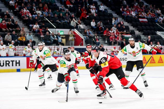 Ice hockey, Eishockey - IIHF WC 2026 ZURICH,SWITZERLAND,17.MAY.26 - ICE HOCKEY - IIHF Ice Hockey World Championship, WM, Weltmeisterschaft 2026, group stage, Austria vs Hungary. Image shows Roland Kiss (HUN) and Dominic Zwerger (AUT).  GEPAxpictures xMaticxKlansek