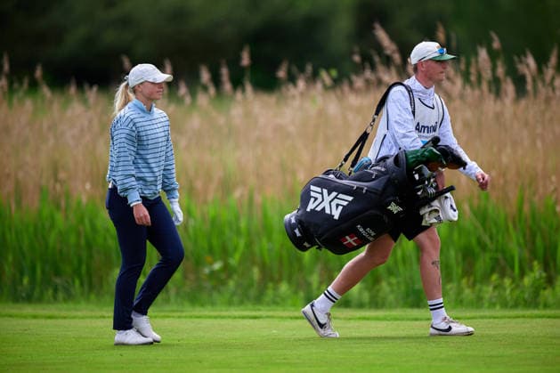 GER, Winsen (Luhe), Amundi German Masters, Ladies European Tour (LET), (14.05.-17.05.2026), Green Eagle Golf Courses, Round 4, Sofie Kibsgaard (Denmark) mit Caddy, Runde 4, Samstag 17.05.2026, GER, Winsen (Luhe), Amundi German Masters, Ladies European Tour (LET), (14.05.-17.05.2026), Green Eagle Golf Courses, Copyright: xClaudiusxRauchx