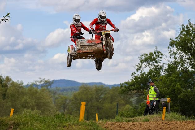 Leon Hofmann und Leon Freygang DEU (244) VMC MEGA , Deutschland, Motorsport, ADAC Motocross Schopfheim 2026, DMX Seitenwagen Deutsche Meisterschaft, 1. Lauf, 17.05.2026, Schopfheim Motocross Rennstrecke Deutschland Copyright: xGrantxHubbsx
