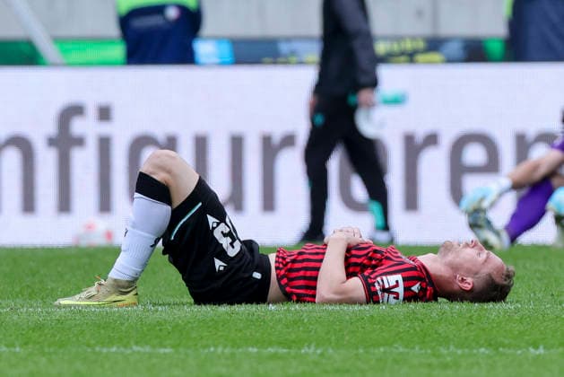 Maurice Neubauer (Hannover 96) schaut enttaeuscht, 2. Bundesliga, Hannover 96 v 1. FC Nürnberg, Heinz von Heiden Arena am 17. May 2026 in Hannover, Deutschland. (Foto von Marco Steinbrenner DeFodi Images) Maurice Neubauer (Hannover 96) looks dejected, 2. Bundesliga, Hannover 96 v 1. FC Nürnberg, Heinz von Heiden Arena, May 17, 2026 in Hanover, Germany. (Photo by Marco Steinbrenner DeFodi Images) -