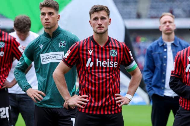 Enzo Leopold (Hannover 96) schaut enttaeuscht, 2. Bundesliga, Hannover 96 v 1. FC Nürnberg, Heinz von Heiden Arena am 17. May 2026 in Hannover, Deutschland. (Foto von Marco Steinbrenner DeFodi Images) Enzo Leopold (Hannover 96) looks dejected, 2. Bundesliga, Hannover 96 v 1. FC Nürnberg, Heinz von Heiden Arena, May 17, 2026 in Hanover, Germany. (Photo by Marco Steinbrenner DeFodi Images) -