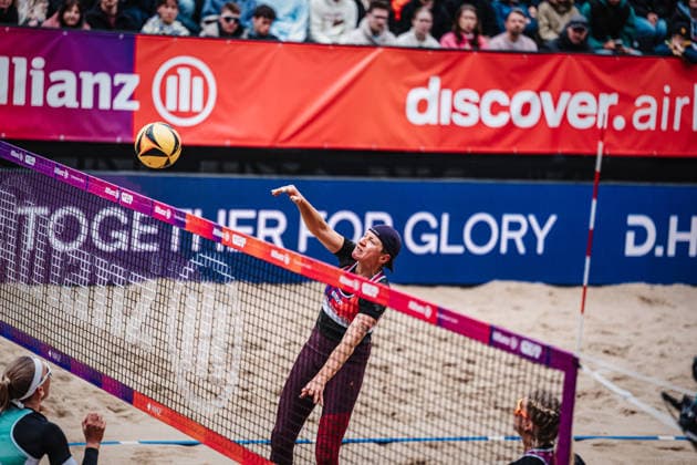 Beachvolleyball Frauen Allianz German Beach Tour 2026 Tourstop Düsseldorf 17.05.2026 Melanie Gernert beim Angriff Düsseldorf Robert-Lehr-Ufer Nordrhein-Westfalen Deutschland