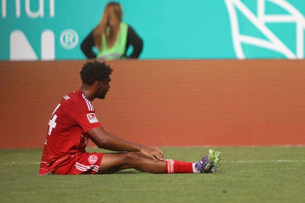Elias Egouli (Fortuna Düsseldorf) ist enttaeuscht waehrend des Spiels der 2. Bundesliga zwischen SpVgg Greuther Fürth und Fortuna Düsseldorf, Sportpark Ronhof Thomas Sommer am 17. May 2026 in Fürth, Deutschland. (Foto von Oliver Kaelke DeFodi Images) +++ Elias Egouli (Fortuna Düsseldorf) looks dejected during the 2. Bundesliga match between SpVgg Greuther Fürth and Fortuna Düsseldorf at Sportpark Ronhof Thomas Sommer on May 17, 2026 in Fürth, Germany. (Photo by Oliver Kaelke DeFodi Images) (Photo by Oliver Kaelke DeFodi Images) -