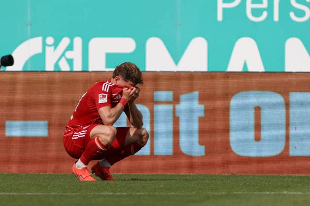 Tim Rossmann (Fortuna Düsseldorf) ist enttaeuscht waehrend des Spiels der 2. Bundesliga zwischen SpVgg Greuther Fürth und Fortuna Düsseldorf, Sportpark Ronhof Thomas Sommer am 17. May 2026 in Fürth, Deutschland. (Foto von Oliver Kaelke DeFodi Images) +++ Tim Rossmann (Fortuna Düsseldorf) looks dejected during the 2. Bundesliga match between SpVgg Greuther Fürth and Fortuna Düsseldorf at Sportpark Ronhof Thomas Sommer on May 17, 2026 in Fürth, Germany. (Photo by Oliver Kaelke DeFodi Images) (Photo by Oliver Kaelke DeFodi Images) -