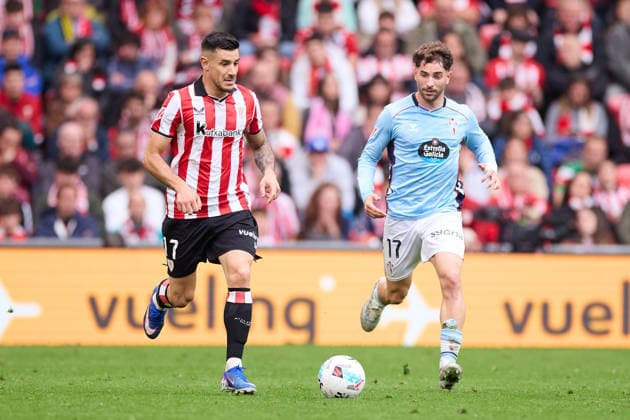 May 17, 2026, Bilbao, Vizcaya, SPAIN: Yuri Berchiche of Athletic Club competes for the ball with Javi Rueda of RC Celta de Vigo during the LaLiga EA Sports match between Athletic Club and RC Celta de Vigo at San Mames on May 17, 2026, in Bilbao, Spain. Bilbao SPAIN - ZUMAa181 20260517_zaa_a181_139 Copyright: xRicardoxLarreinax
