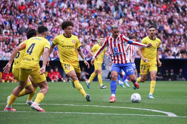 Atletico de Madrid vs. Girona, on the 37th matchday of the 2025 26 Spanish First Division May 17, 2026, Madrid, Spain: Grieszmann is defended by Arnau Martinez and Witsel during the Spanish championship LaLiga football match between Atletico de Madrid and Girona CF on 17 May 2026 at Estadio Santiago Bernabeu in Madrid, Spain. Madrid, Spain Madrid Madrid Spain Copyright: xAlejandroxMatiasx