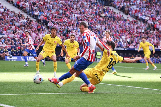 Atletico de Madrid vs. Girona, on the 37th matchday of the 2025 26 Spanish First Division May 17, 2026, Madrid, Spain: Griezmann shots to the target during the Spanish championship LaLiga football match between Atletico de Madrid and Girona CF on 17 May 2026 at Estadio Santiago Bernabeu in Madrid, Spain. Madrid, Spain Madrid Madrid Spain Copyright: xAlejandroxMatiasx