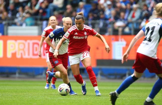 17.05.2026, xcex, GER, Hamburg, Volksparkstadion, Frauenfussball, 1. Bundesliga, DIE LIGA, Google Pixel Frauen-Bundesliga, Saison 2025 2026, Spieltag 26, HSV, FCB, Hamburger SV Frauen - FC Bayern Muenchen, Arianna Caruso (FCB) DFL regulations prohibit any use of photographs as image sequences and or quasi-video