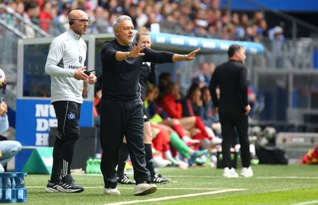17.05.2026, xcex, GER, Hamburg, Volksparkstadion, Frauenfussball, 1. Bundesliga, DIE LIGA, Google Pixel Frauen-Bundesliga, Saison 2025 2026, Spieltag 26, HSV, FCB, Hamburger SV Frauen - FC Bayern Muenchen, Trainer Rodolfo Cardoso (HSV) DFL regulations prohibit any use of photographs as image sequences and or quasi-video