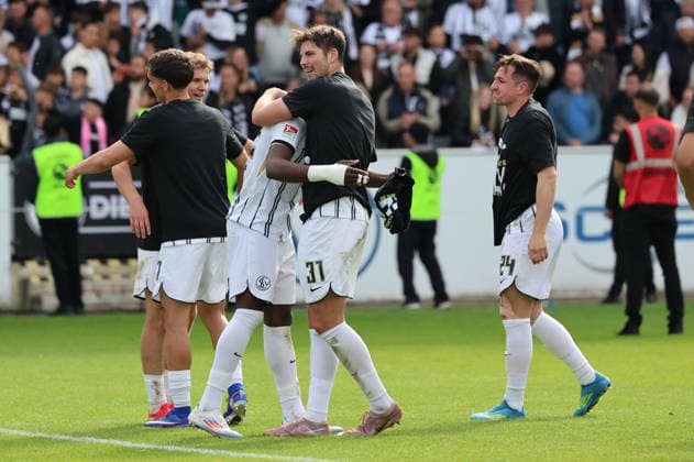 17.05.2026, Fussball, Herren, 2. Bundesliga, Saison 2025 2026, SV 07 Elversberg SC Preußen Münster, Maximilian Rohr (SV 07 Elversberg), Lasse Günther (SV 07 Elversberg), Frederik Schmahl (SV 07 Elversberg), David Mokwa (SV 07 Elversberg), Luca Schnellbacher (SV 07 Elversberg) Elversberg Ursapharm-Arena an der Kaiserlinde Saarland Deutschland (DEU) Copyright: xSebastianxBachx