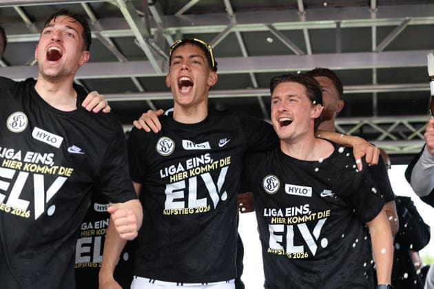 17.05.2026, Fussball, Herren, 2. Bundesliga, Saison 2025 2026, SV 07 Elversberg SC Preußen Münster, Luca Schnellbacher (SV 07 Elversberg), Frederik Schmahl (SV 07 Elversberg), Carlo Sickinger (SV 07 Elversberg) Elversberg Ursapharm-Arena an der Kaiserlinde Saarland Deutschland (DEU) Copyright: xSebastianxBachx