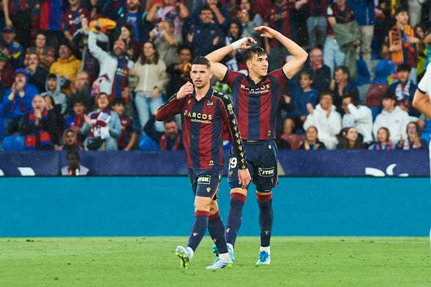 Carlos Espi (Levante UD) celebrates after scoring his team˜s first goal during the LaLiga EA Sports match between Levante UD and RCD Mallorca at Ciudad de Valencia on May 17, 2026 in Valencia, Spain. (Photo by Maria Jose Segovia DeFodi Images) -