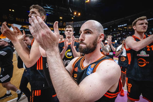 Basketball Berlin 17.05.2026 Saison 2025 2026 EasyCredit BBL 1. Bundesliga Männer, Herren Playoffs Viertelfinale Spiel 1 Alba Berlin - RASTA Vechta Tommy Kuhse (Vechta, No.12) Jubel