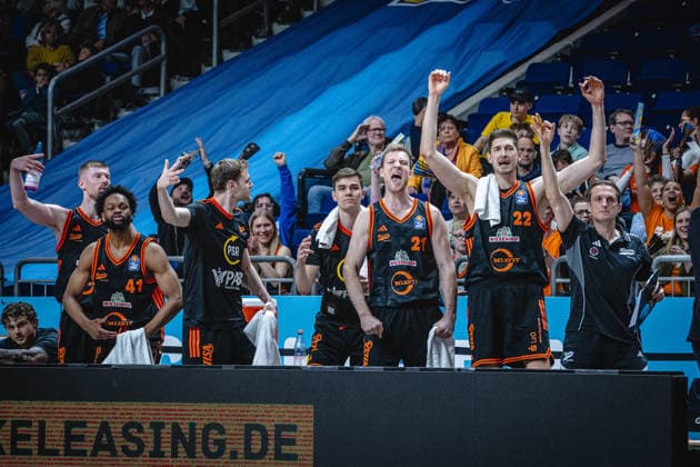 Basketball Berlin 17.05.2026 Saison 2025 2026 EasyCredit BBL 1. Bundesliga Männer, Herren Playoffs Viertelfinale Spiel 1 Alba Berlin - RASTA Vechta Jubel Vechta