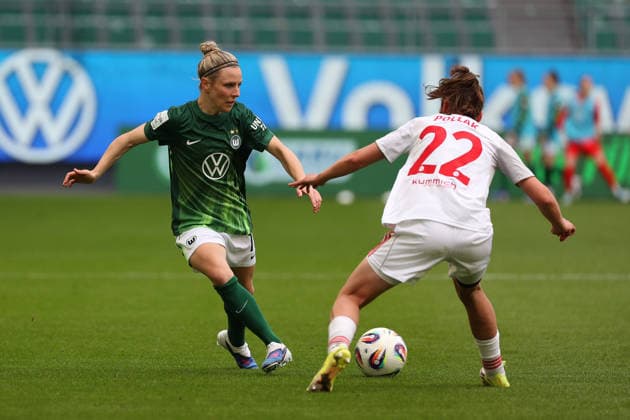 VfL vs. Nürnberg, BL Frauen Wolfsburg, 17.05.2026, Fußball, Frauen, Google Pixel Bundesliga, Saison 2025 2026, VfL Wolfsburg vs 1. FC Nürnberg: Svenja Huth (VfL Wolfsburg), Pollak (FC Nürnberg) AOK Stadion Niedersachsen Deutschland