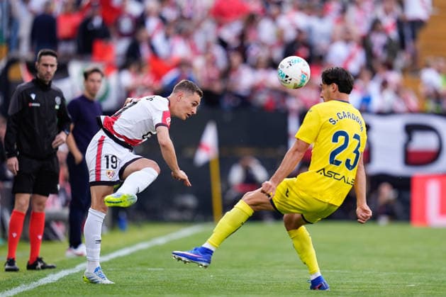 May 17, 2026, Madrid, Madrid, Spain: Jorge de Frutos of Rayo Vallecano plays the ball during the Spanish League, LaLiga EA Sports, football match played between Rayo Vallecano and Villarreal CF at Estadio de Vallecas on May 17, 2026, in Madrid, Spain. Rayo Vallecano V Villarreal CF - LaLiga EA Sports  - ZUMAa181 20260517_zaa_a181_129 Copyright: xDennisxAgyemanx