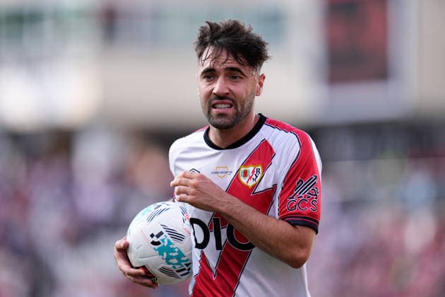 May 17, 2026, Madrid, Madrid, Spain: Unai Lopez of Rayo Vallecano looks on during the Spanish League, LaLiga EA Sports, football match played between Rayo Vallecano and Villarreal CF at Estadio de Vallecas on May 17, 2026, in Madrid, Spain. Madrid Spain - ZUMAa181 20260517_zaa_a181_155 Copyright: xDennisxAgyemanx