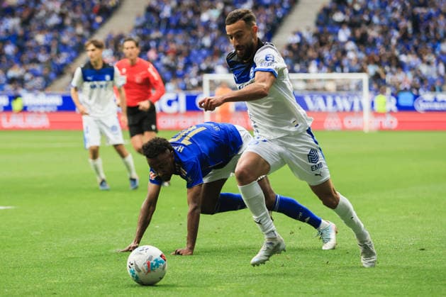 RECORD DATE NOT STATED ESP: LaLiga EA Sports Real Oviedo v Alaves Abderrahmane Rebbach of Alaves brings the ball foward against Hassan of Real Oviedo during LaLiga EA Sports, between Real Oviedo v Alaves played at Carlos Tartiere Stadium in Oviedo on May 17th, 2026 in Spain; Oviedo Spain Futbol Copyright: xAgenciaxLOFx