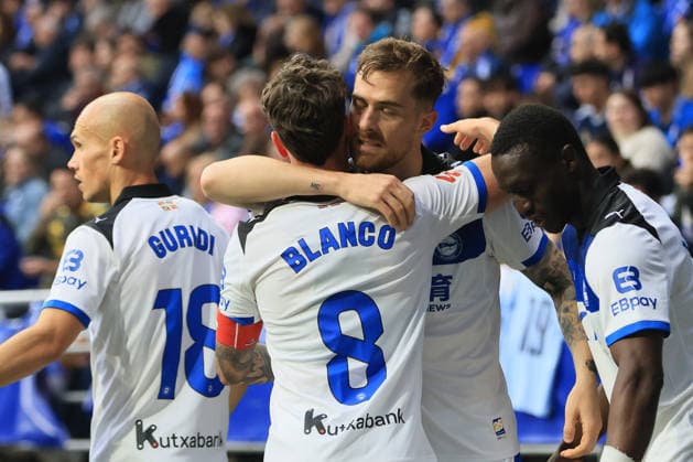 RECORD DATE NOT STATED ESP: LaLiga EA Sports Real Oviedo v Alaves Toni Martinez scores goal (0-1) for Alaves and celebrates his goal and Blanco during LaLiga EA Sports, between Real Oviedo v Alaves played at Carlos Tartiere Stadium in Oviedo on May 17th, 2026 in Spain; Oviedo Spain Futbol Copyright: xAgenciaxLOFx