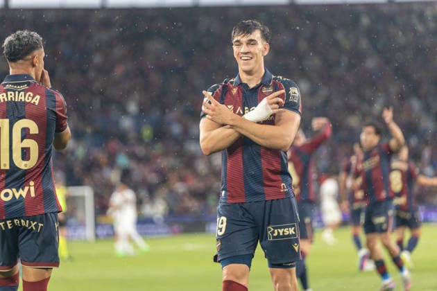 ESP: LaLiga EA Sports UD Levante v RCD Mallorca Carlos Espi of Levante scores goal (1-0) and celebrates his first goal in the match against Mallorca during LaLiga EA Sports, between UD Levante v RCD Mallorca played at Ciudad de Valencia Stadium in Valencia on May 17th, 2026 in Spain; Valencia Spain Futbol Copyright: xJudithxAmigox xAgenciaxLOFx