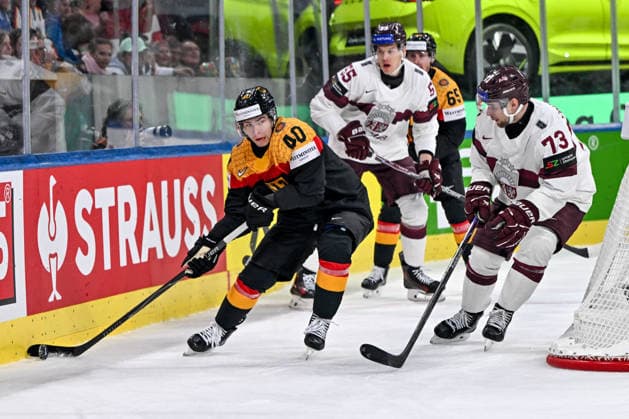 ZURICH, SWITZERLAND - MAY 17: Alexander Ehl of Germany in action against Deniss Smirnovs of Latvia R) during the 2026 IIHF Ice hockey, Eishockey World Championship, WM, Weltmeisterschaft Switzerland game between Germany and Latvia at Swiss Life Arena on May 17, 2026 in Zurich, Zurich. Zurich Swiss Life Arena Zurich Switzerland Copyright: xJustPictures.ch AndreaxBrancax jp-en-EuSpIm-JP7_ANB_Ger_Lat_17052026_7289