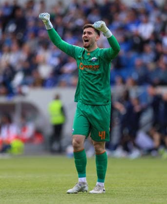 16.05.2026, Fussball 2. Bundesliga, SV Darmstadt 98 - SC Paderborn, v.l., Torwart Dennis Seimen (SC Paderborn) jubelnd bejubelt jubelt jubeln celebrate über ds 0:1 von Stefano Marino (SC Paderborn) DFL DFB REGULATIONS PROHIBIT ANY USE OF PHOTOGRAPHS AS IMAGE SEQUENCES AND OR QUASI-VIDEO. xdcx