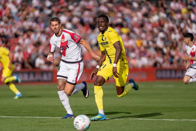 ESP: Rayo Vallecano v Villarreal. Spanish LaLiga Tani Oluwaseyi of Villarreal and Florian Lejeune of Rayo Vallecano during the Spanish LaLiga match, between Rayo Vallecano an Villarreal played at Vallecas Stadium on May 17, 2026 in Madrid Spain Madrid Spain ESP: Rayo Vallecano v Villarreal. Spanish LaLiga Copyright: xHugoxJimenezx xAgenciaxLOFx