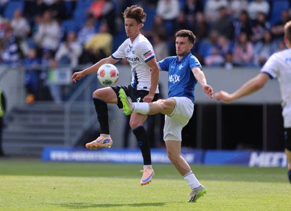 16.05.2026, Fussball 2. Bundesliga, SV Darmstadt 98 - SC Paderborn, v.l., Jonah Sticker (SC Paderborn), Sergio Lopez (SV Darmstadt 98) DFL DFB REGULATIONS PROHIBIT ANY USE OF PHOTOGRAPHS AS IMAGE SEQUENCES AND OR QUASI-VIDEO. xdcx