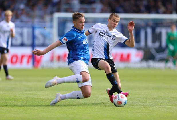 16.05.2026, Fussball 2. Bundesliga, SV Darmstadt 98 - SC Paderborn, v.l., Niklas Schmidt (SV Darmstadt 98), Filip Bilbija (SC Paderborn) DFL DFB REGULATIONS PROHIBIT ANY USE OF PHOTOGRAPHS AS IMAGE SEQUENCES AND OR QUASI-VIDEO. xdcx