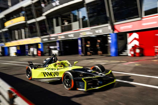 Monaco E-Prix Round 10 Driver Jake Dennis of Team Andretti Formula E, in the Porsche 99X Electric, participates in a qualifying session during the ABB FIA Formula E World Championship, WM, Weltmeisterschaft Monaco E-Prix 2026 in Monte Carlo, Monaco, on May 17, 2026. Monte Carlo Monaco  Copyright: xLucaxBarsalix originalFilename:barsali-notitle260517_npsFd.jpg