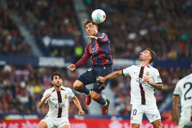 Iker Losada (Levante UD) and Sergi Darder (RCD Mallorca) during the LaLiga EA Sports match between Levante UD and RCD Mallorca at Ciudad de Valencia on May 17, 2026 in Valencia, Spain. (Photo by Maria Jose Segovia DeFodi Images) -