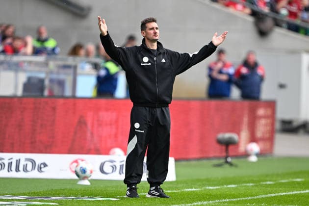 2. Bundesliga - Hannover 96 - 1. FC Nürnberg am 17.05.2026 in der HDI Arena in Hannover Trainer Miroslav Klose (Nuernberg) unzufrieden, enttäuscht, enttaeuscht, niedergeschlagen.