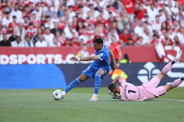 ESP: LaLiga EA Sports Sevilla FC v Real Madrid; Kylian Mbappe of Real Madrid and Odysseas Vlachodimos of Sevilla during LaLiga EA Sports, between Sevilla FC v Real Madrid played at Ramon Sanchez-Pizjuan Stadium, Sevilla on May 17th, 2026 in Spain; Sevilla Spain Futbol Copyright: xRafaelxRomanx xAgenciaxLOFx