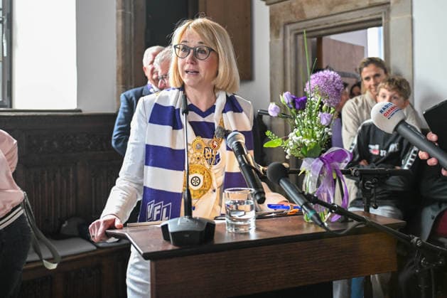 Meisterfeier im Rathaus nach dem Aufstieg des VfL Osnabrück am 17.05.2026 Oberbürgermeisterin von Osnabrück Katharina Pötter Poetter empfängt den Aufsteiger und Meister