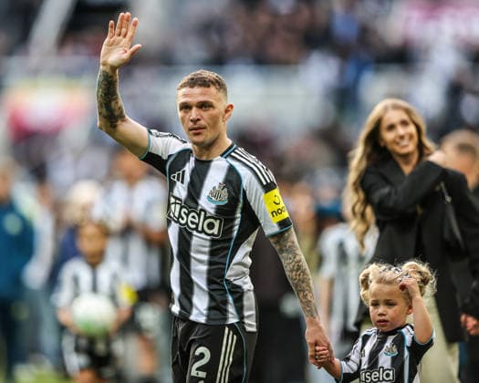 Newcastle United v West Ham United - Premier League Kieran Trippier of Newcastle United waves to the fans during the lap of honour at the Premier League match between Newcastle United and West Ham United at St. James s Park in Newcastle, United Kingdom, on May 17, 2026. Newcastle United Kingdom  Copyright: xNewsxImagesx originalFilename:cosgrove-premierl260517_npZDR.jpg