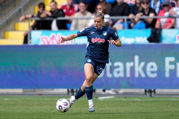 Selina Cerci (TSG, 29), am Ball, Freisteller, Ganzkörper, Einzelbild, Einzelfoto, Aktion, Action, 17.05.2026, Sinsheim (Hoffenheim) (Deutschland), Fussball, Google Pixel Frauen-Bundesliga, TSG 1899 Hoffenheim - RB Leipzig, DFB DFL REGULATIONS PROHIBIT ANY USE OF PHOTOGRAPHS AS IMAGE SEQUENCES AND OR QUASI-VIDEO.