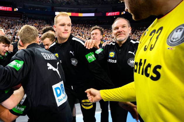 Koeln: Handball Laenderspiel - Deutschland - Daenemark Torhueter David Späth David Spaeth (Deutschland), Torwarttrainer Mattias Andersson (Deutschland) Koeln Lanxess Arena Deutschland
