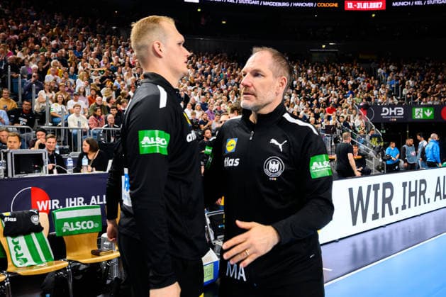Koeln: Handball Laenderspiel - Deutschland - Daenemark Torhueter David Späth David Spaeth (Deutschland), Torwarttrainer Mattias Andersson (Deutschland) Koeln Lanxess Arena Deutschland