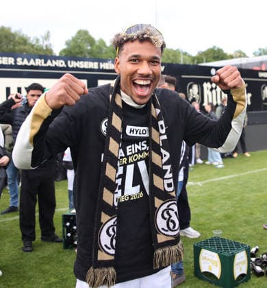 17.05.2026, Fussball, Herren, 2. Bundesliga, Saison 2025 2026, SV 07 Elversberg SC Preußen Münster, Bambase Conte (SV 07 Elversberg) jubelt Elversberg Ursapharm-Arena an der Kaiserlinde Saarland Deutschland (DEU) Copyright: xSebastianxBachx