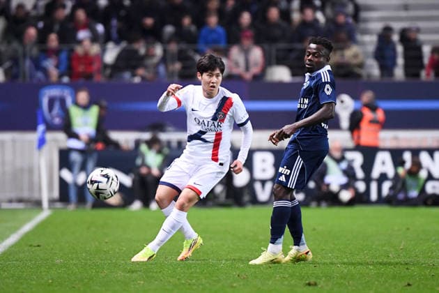 Paris FC v Paris Saint-Germain - Ligue 1 McDonald s 2025 2026 19 Lee KANG IN (psg) during the Ligue 1 McDonald s match between Paris FC and Paris SG at Stade Jean Bouin on May 17, 2026 in Paris, France. Paris France  Copyright: xFEPx 776348394
