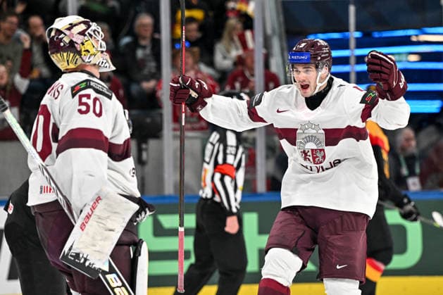 ZURICH, SWITZERLAND - MAY 17: Arturs Andzans of Latvia R) celebrates the victory with goalkeeper Kristers Gudlevskis of Latvia L) during the 2026 IIHF Ice hockey, Eishockey World Championship, WM, Weltmeisterschaft Switzerland game between Germany and Latvia at Swiss Life Arena on May 17, 2026 in Zurich, Zurich. Zurich Swiss Life Arena Zurich Switzerland Copyright: xJustPictures.ch AndreaxBrancax jp-en-EuSpIm-JP7_ANB_Ger_Lat_17052026_8338