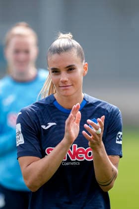 Selina Cerci (TSG, 29), Einzelbild, Einzelfoto, Aktion, Action, Spielerin der TSG 1899 Hoffenheim, bei ihrer Verabschiedung, Abschied vom Verein, 17.05.2026, Sinsheim (Hoffenheim) (Deutschland), Fussball, Google Pixel Frauen-Bundesliga, TSG 1899 Hoffenheim - RB Leipzig, DFB DFL REGULATIONS PROHIBIT ANY USE OF PHOTOGRAPHS AS IMAGE SEQUENCES AND OR QUASI-VIDEO.