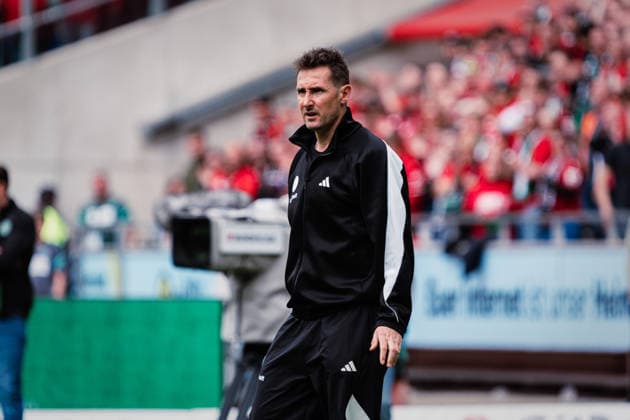 2. Bundesliga: Hannover 96 vs. 1. FC Nürnberg, 17.05.2026 Miroslav Klose (Trainer 1. FC Nürnberg); Fußball, 2. Bundesliga, 34. Spieltag: Hannover 96 vs. 1. FC Nürnberg am 17.05.2026 in der Heinz von Heiden Arena, Hannover DFL REGULATIONS PROHIBIT ANY USE OF PHOTOGRAPHS AS IMAGE SEQUENCES AND OR QUASI-VIDEO.