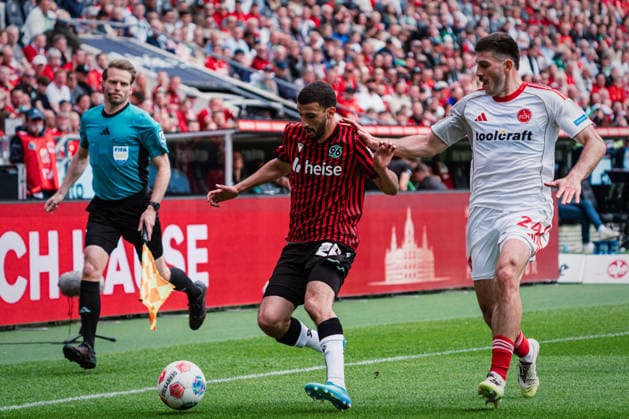 2. Bundesliga: Hannover 96 vs. 1. FC Nürnberg, 17.05.2026 Waniss TaÃ¯bi (Hannover 96, 26) im Zweikampf mit Luka Lochoshvili (1. FC Nürnberg, 24); Fußball, 2. Bundesliga, 34. Spieltag: Hannover 96 vs. 1. FC Nürnberg am 17.05.2026 in der Heinz von Heiden Arena, Hannover DFL REGULATIONS PROHIBIT ANY USE OF PHOTOGRAPHS AS IMAGE SEQUENCES AND OR QUASI-VIDEO.