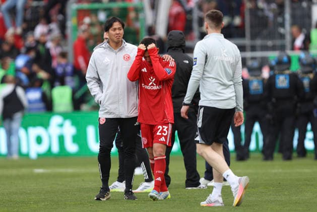 Shinta Appelkamp (Fortuna Düsseldorf) ist enttaeuscht waehrend des Spiels der 2. Bundesliga zwischen SpVgg Greuther Fürth und Fortuna Düsseldorf, Sportpark Ronhof Thomas Sommer am 17. May 2026 in Fürth, Deutschland. (Foto von Oliver Kaelke DeFodi Images) +++ Shinta Appelkamp (Fortuna Düsseldorf) looks dejected during the 2. Bundesliga match between SpVgg Greuther Fürth and Fortuna Düsseldorf at Sportpark Ronhof Thomas Sommer on May 17, 2026 in Fürth, Germany. (Photo by Oliver Kaelke DeFodi Images) (Photo by Oliver Kaelke DeFodi Images) -