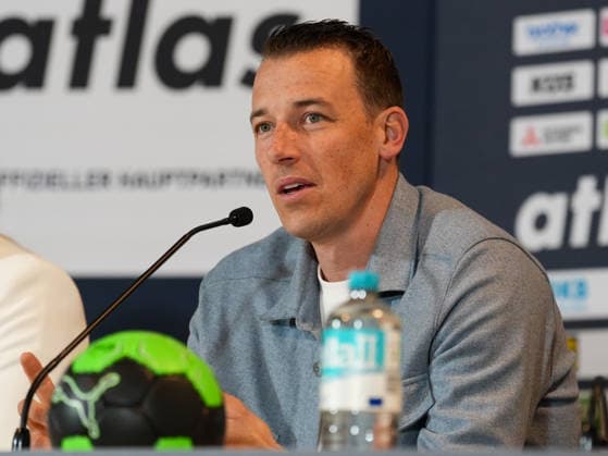 Der ehemalige Handball-Weltmeister Dominik Klein wird als Botschafter fuer die Handball-Weltmeisterschaft 2027 in Deutschland vorgestellt. Deutscher Handballbund, Pressekonferenz, LanXESS Arena, Koeln, GER, 17.05.2026 Foto: HMB Media Scott W. Coleman Koeln LanXESS Arena Nordrhein-Westfalen GER Copyright: xScottxW.xColemanx
